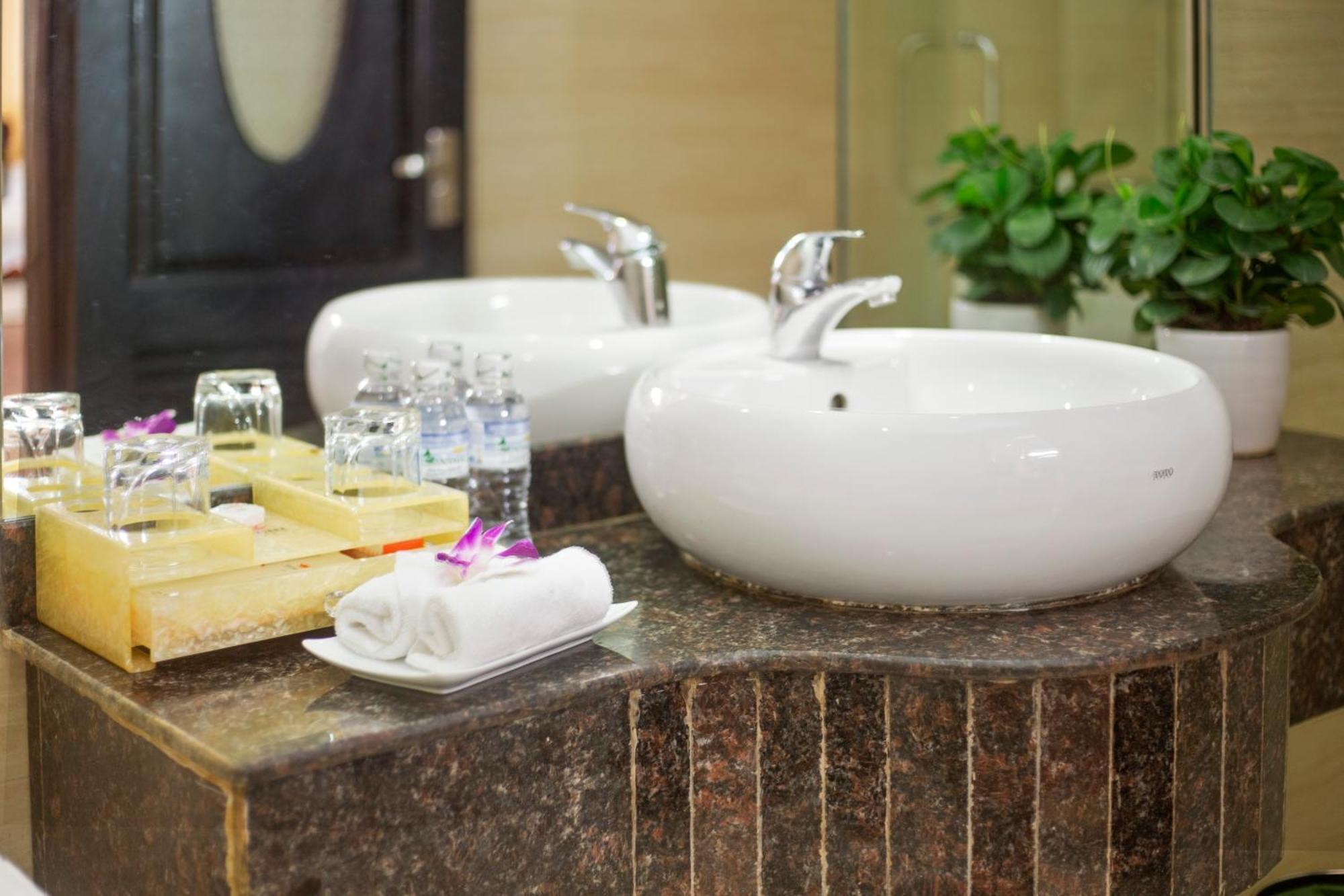 Phuong Anh Hotel 1 Hai Duong מראה חיצוני תמונה